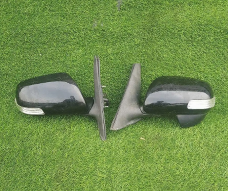Боковое зеркало от Toyota Rumion